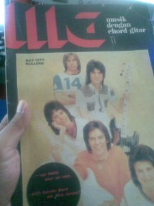 Majalh MG edisi no 11 dengan mrenampilkan foto Bay City Rollers pada cover depannya (Foto Denny Sakrie)